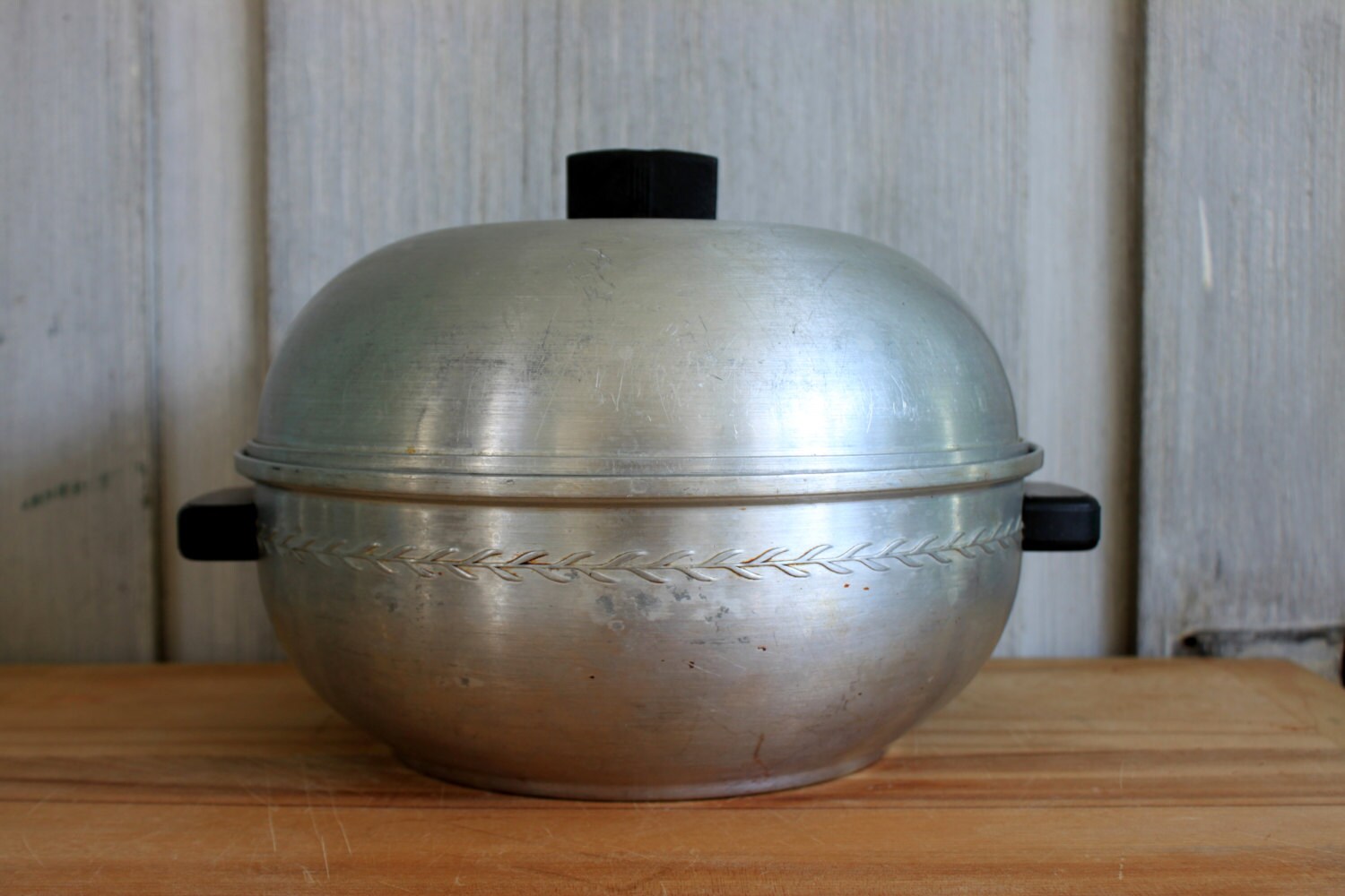 vintage bun warmer // serving oven // west bend aluminum