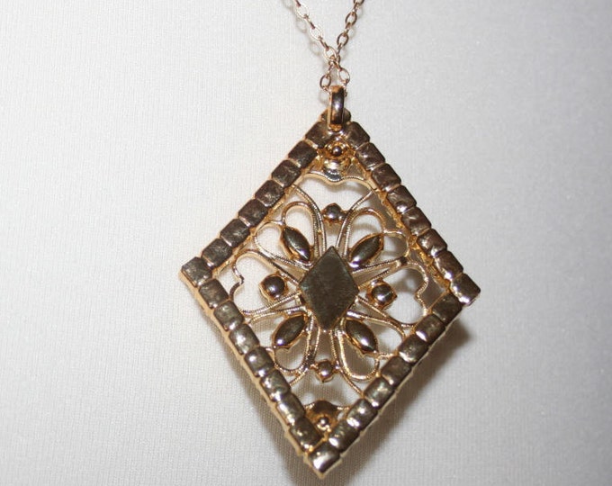Vintage Necklace Pendant Czech Rhinestones Faux-Prarl Gold Plated