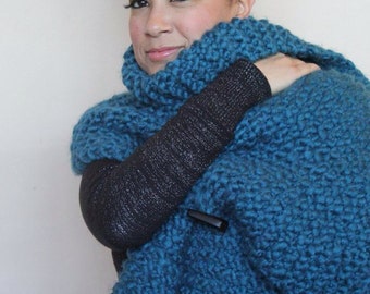 HESTER Oversized Knit Blanket Shawl/Wrap w/Buttons