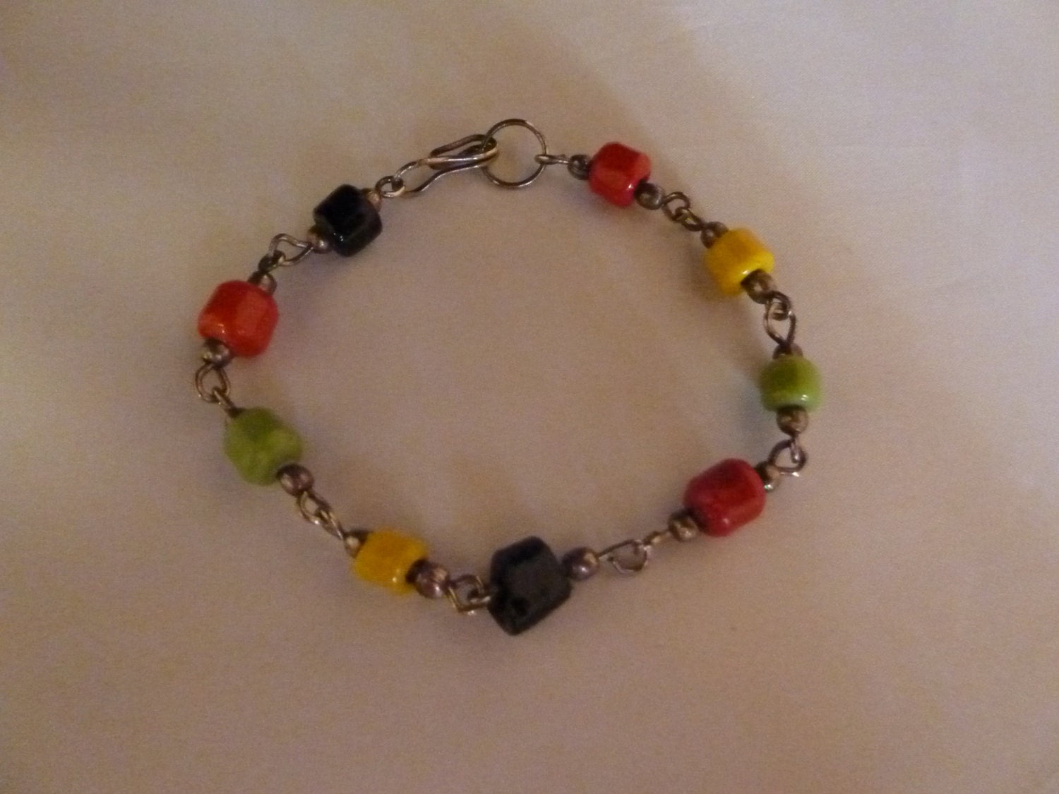 Vintage ceramic and silver bead bracelet by Thecheapchicboutique