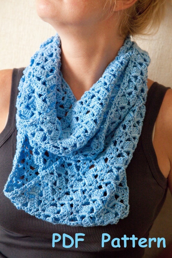 Crochet infinity scarf with single seam Easy crochet circle