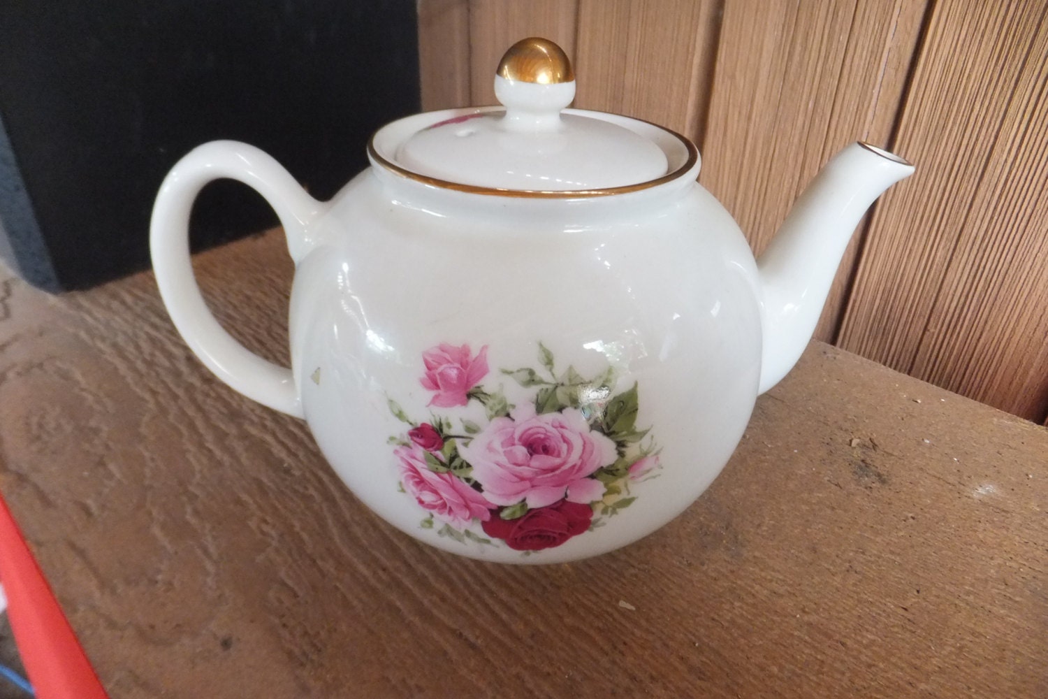 Pristine Pottery Flower Tea Pot England Haute Juice