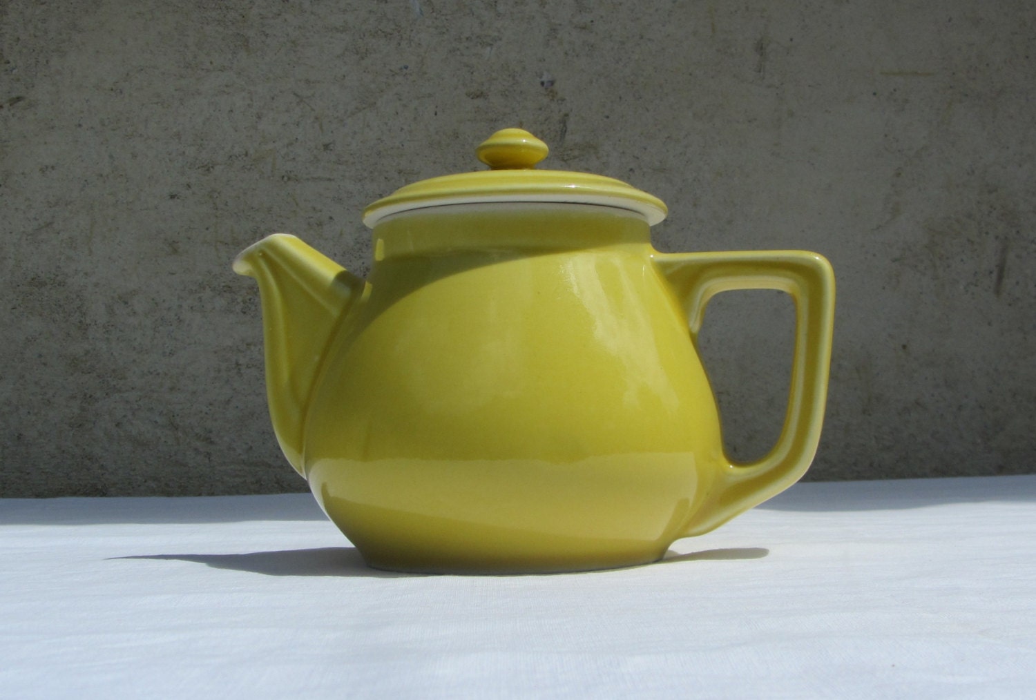 French vintage Teapot Lovely Yellow teapot 1950's by RoziereBroc