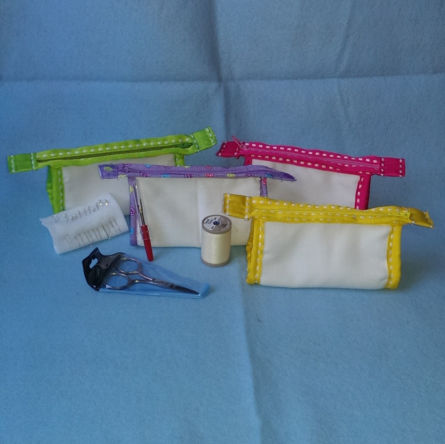 Pointe Shoe Sewing Kit in Zipper Pouch White