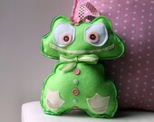 Frog Tooth Fairy pillow, Frog Nursery Decor, Personalized Pillow, Tooth Fairy Pillow, Kids Room Decor, Plush Toy, Felt Decor, SWAMP FROGGIE