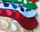 Christmas stockings // mistletoe leaves with vintage buttons // hand cut hand embroidered felt stockings Il_170x135