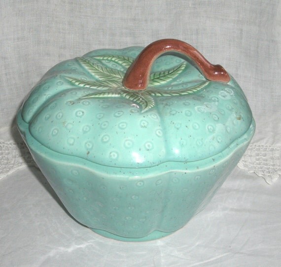 Valley Vista Calif. U.S.A. Pottery Vintage by TheVintageDresser