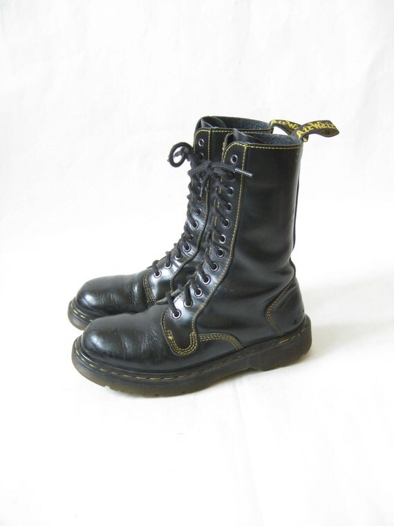 Vintage Doc Marten Made in England Lace Up Combat Boots. Size