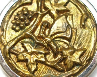XL 1800s BUTTERFLY BUTTON, Victorian insect among grape vines.