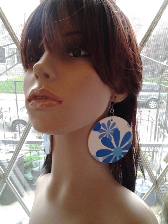 Adorable Blue and White Daisy Round Wood and Paper Earrings, Womens Earrings, Ladies Jewely, Handmade Earrings, Womens Jewelry