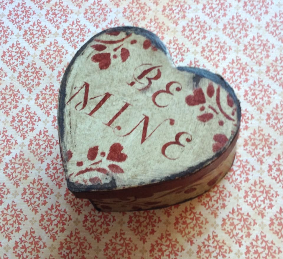Paper Mache Vintage Valentine Heart Box 103