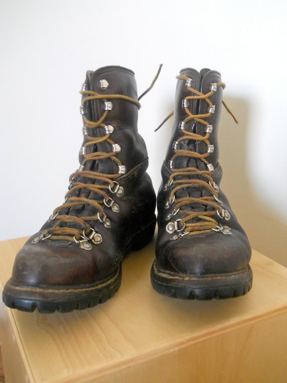 classic hiking boots women's