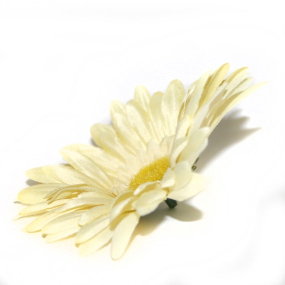 1 Light Yellow Silk Daisy Artificial Flowers by SilkInspirations