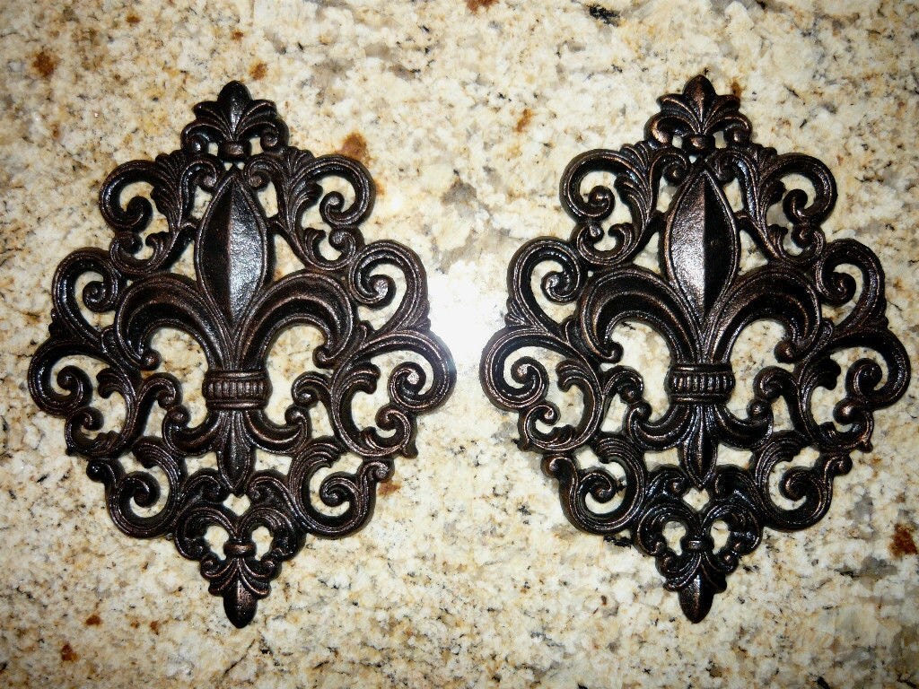 Set of 2 Iron Fleur de Lis Wall Plaques FREE USA SHIPPING