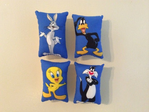 looney tunes pillow pets