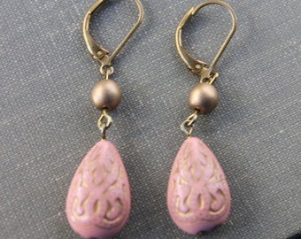 Pale Pink Golden Teardrop Earrings