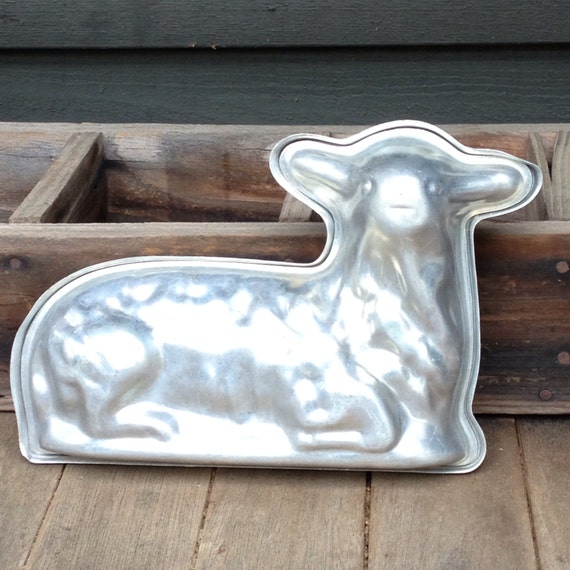 Lamb Cake pan cake 3D SuburbanVintage Pan on by Wilton instructions Vintage Etsy 3d lamb