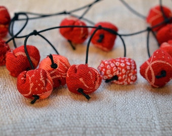 chirimen hanamaru necklace red