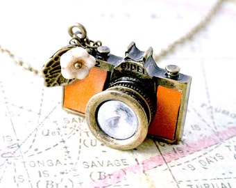 Tan Leather Camera Necklace, Camera Necklace,Photographer Necklace,Photographer Gift,Camera Gift, Vintage Camera, Wedding Photographer Gifts