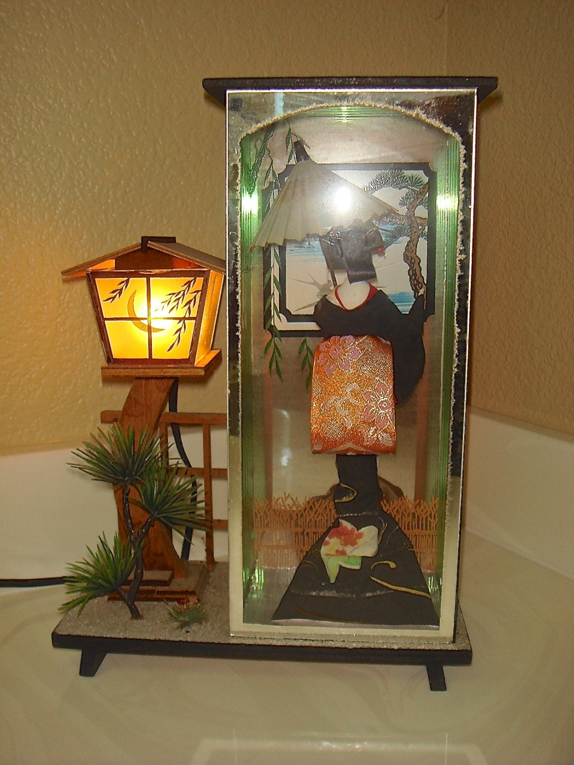 Vintage Japanese Geisha Girl Table Lamp Night Light Shadow Box