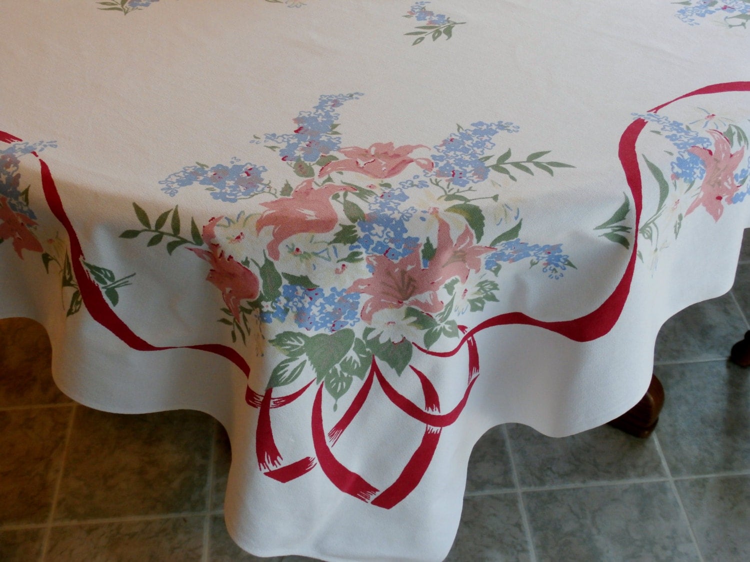 pink and blue tablecloth