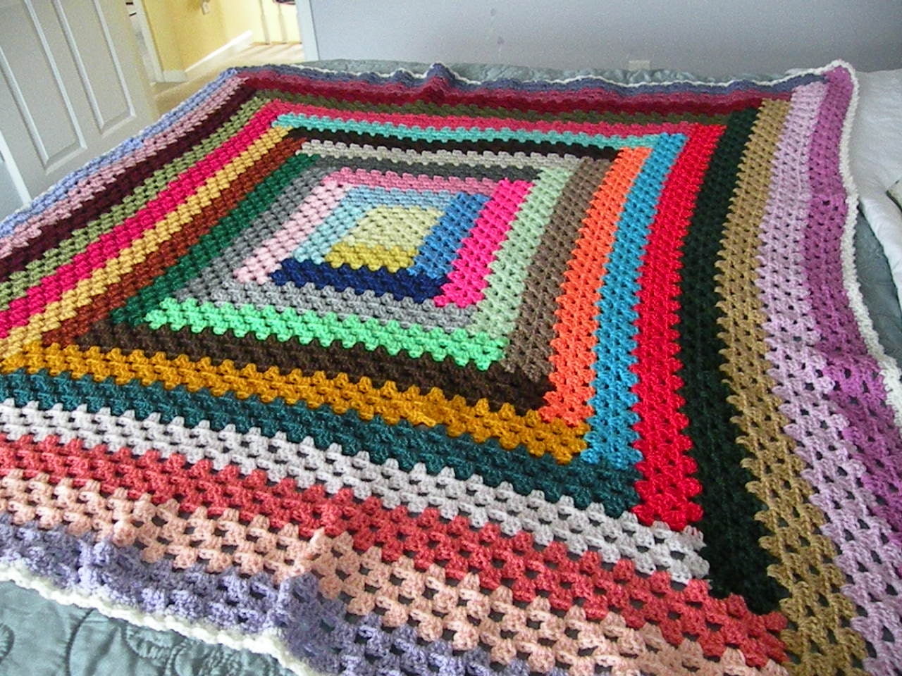 Crochet Log Cabin Afghan with Scalloped edging by sewitnona