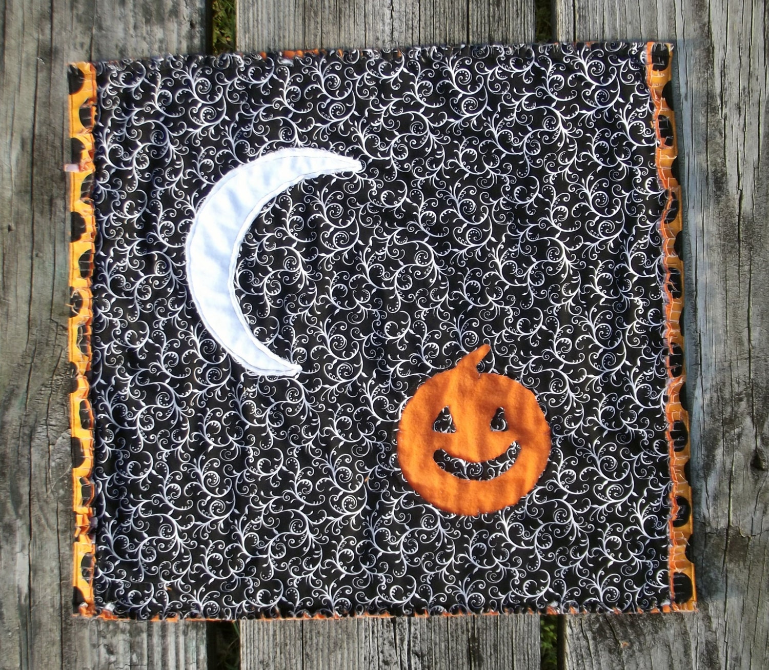 halloween-table-toppers-pattern-from-marylandquilter-on-etsy-studio