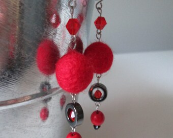 Boucles d'oreilles rouge en acier inoxydable (hypoallergique) / Red stainless steel earrings (Hypoallergic)