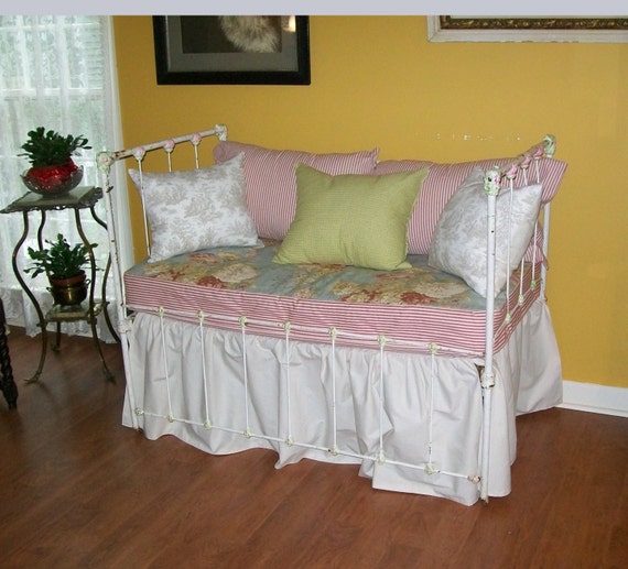 Items similar to Bench Daybed Settee Antique Iron Crib ...