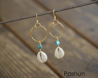 Seashell Jewelry ... Cowrie Shell Dangle Earrings (1089)