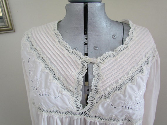 Victorian Barbizon Long Cotton Nightgown with Sleeves Medium