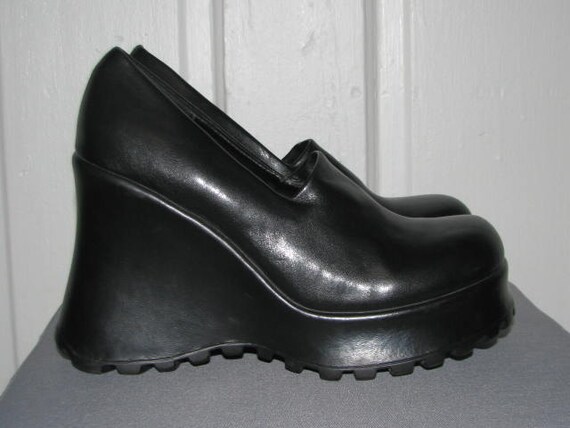 90s chunky platform heels