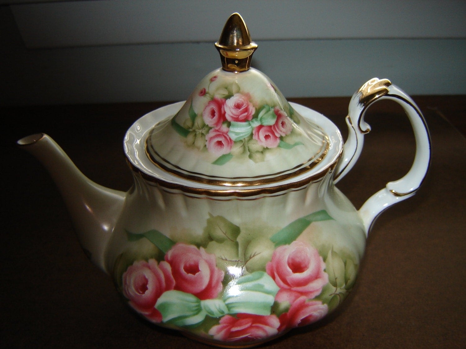 CLEARANCE Decorative teapot wedding table setting collectible