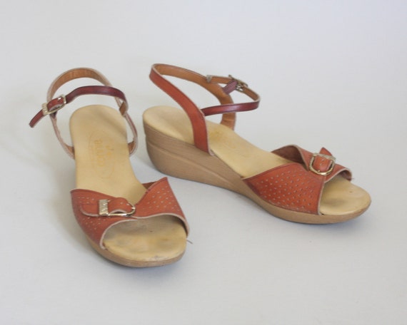 1970s WEDGE SANDALS - Vintage 70s CONNIE Yo-Yos - Caramel Leather ...