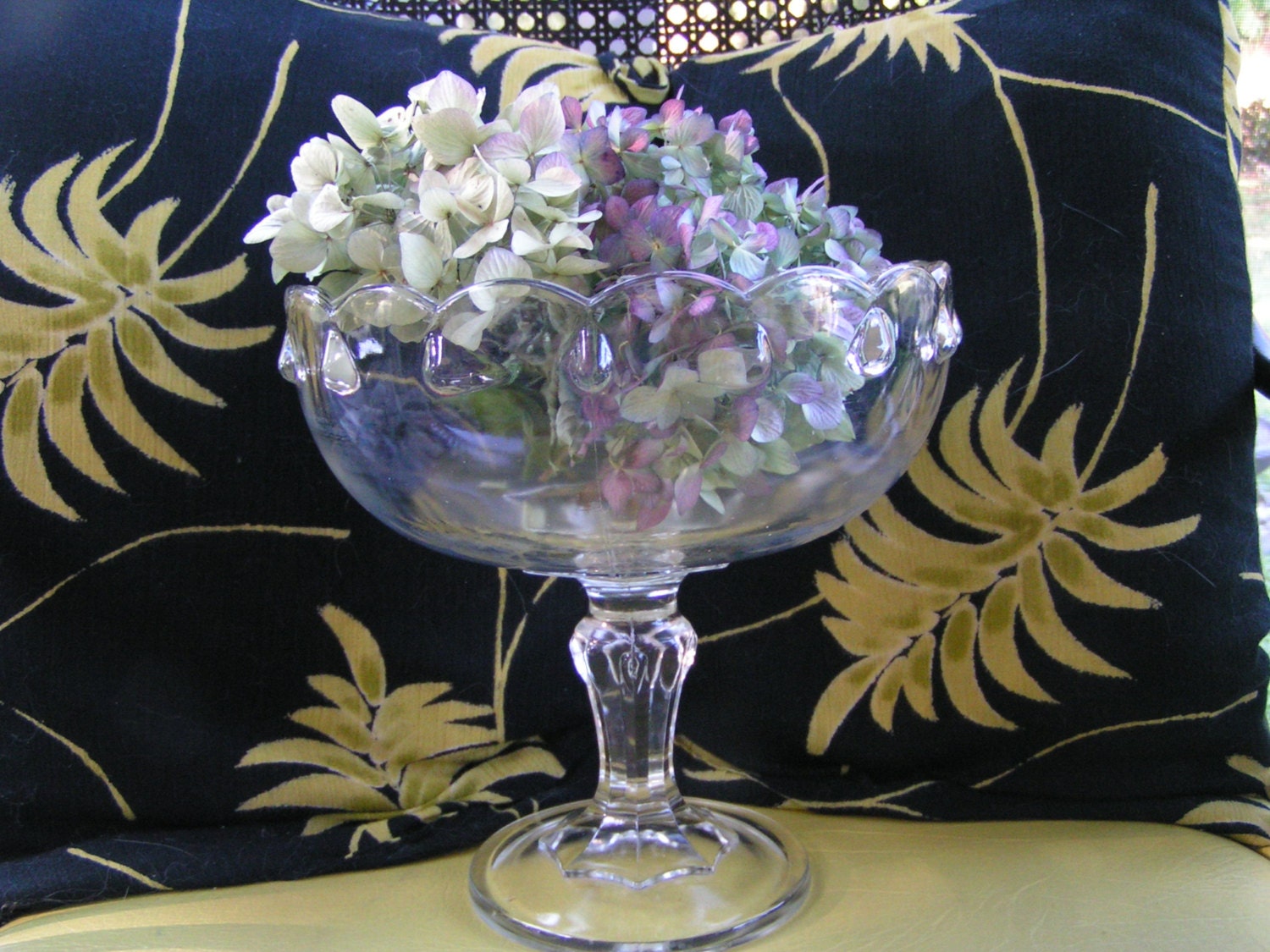 Vintage Clear Glass Pedestal Dish Fruit Bowl Glass Compote