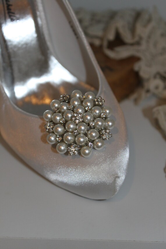 Items similar to Pearl and Diamante Bridal Shoe Clips on Etsy