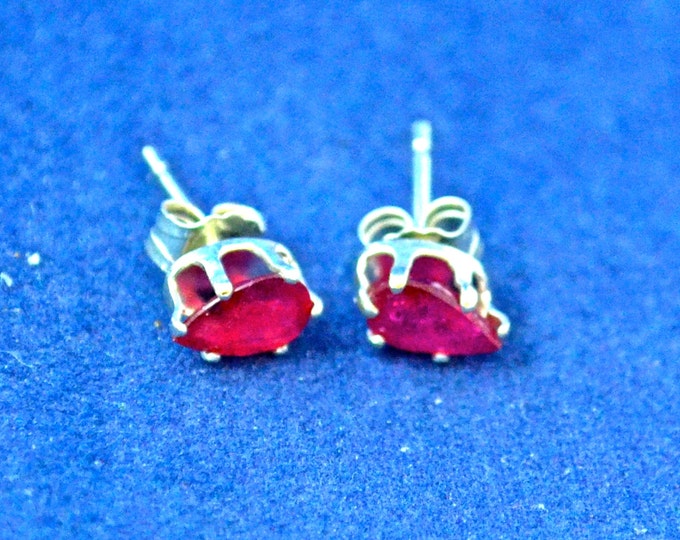 Ruby Pear Studs, 6x4mm Pear, Natural, Set in Sterling Silver E332