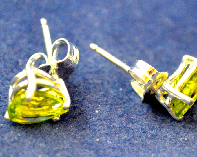 Green Peridot Stud Earrings, 7x5mm Pear, Natural, Set in Sterling Silver E598