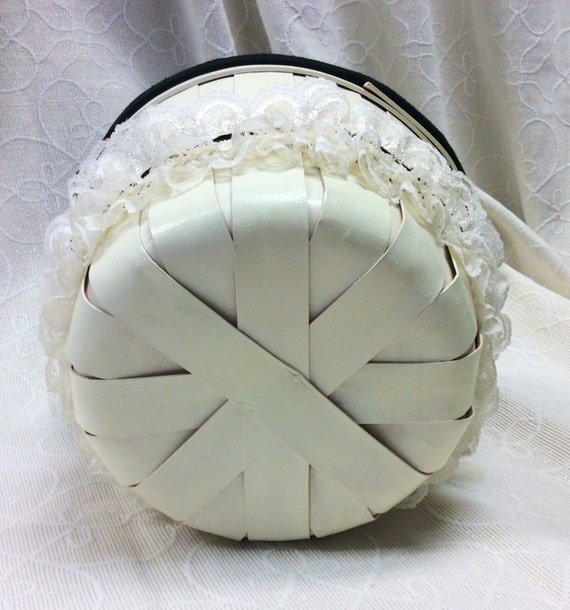 East Texas Handbag Company Peach Basket Purse. Black and