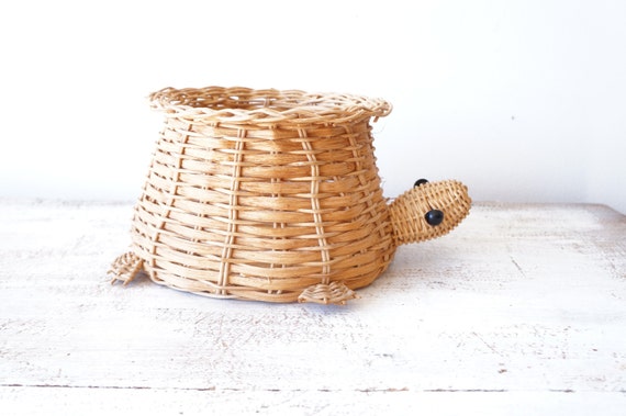 Items similar to Vintage Handwoven Wicker Turtle Basket ...