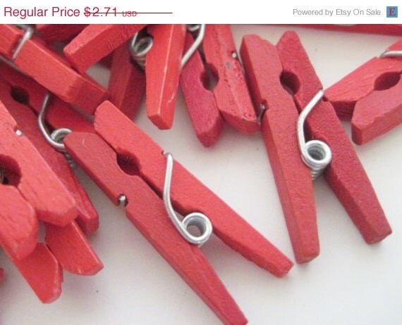 ON SALE - RED - 25 Mini Clothespins Il_570xn