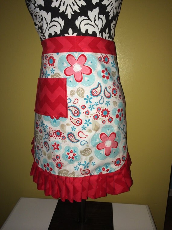 Women's Reversible Half Apron With Ruffle Edge