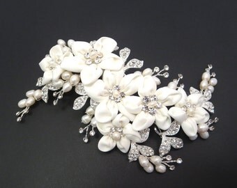 Bridal hair clip, Bridal headpiece, Flower headpiece, Wedding hair clip, Bridal hair comb, Rhinestone hair clip
