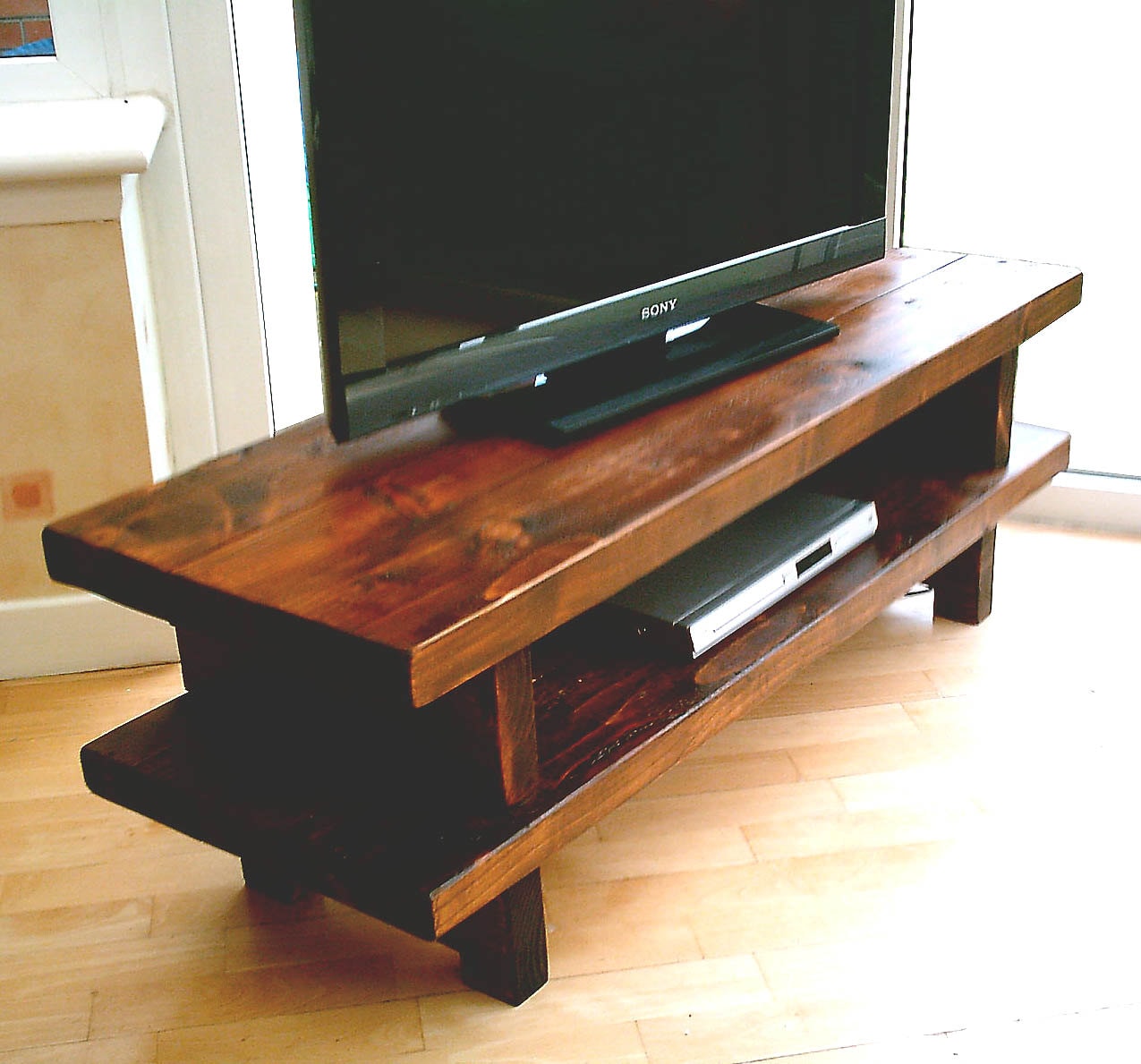 Hand Made Rustic Widescreen TV Stand 001