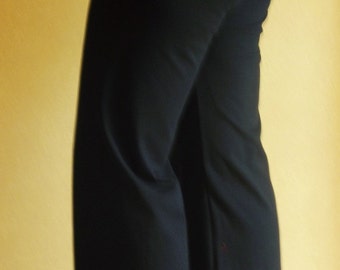 Super comfy yoga pants- available in long & 3/4 lengths, 5 colours and in sizes 8-26!