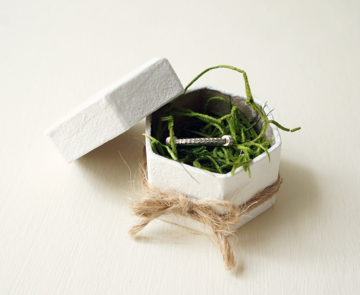 Woodland ring pillow box Rustic wedding pillow by Lietofiore