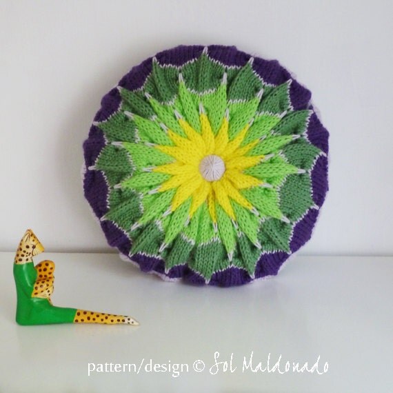 Items similar to Decorative Round Pillow knit pattern PDF Pinwheel - round cushion PHOTO ...