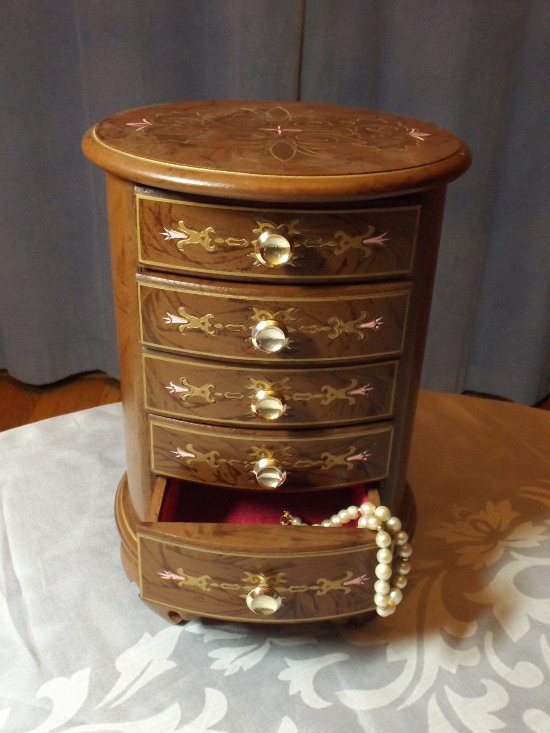 Sale Wooden inlaid footed jewelry music box .Treasure Box Large Box