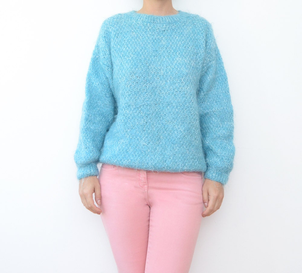 Vintage baby blue fuzzy women jumper sweater cardigan