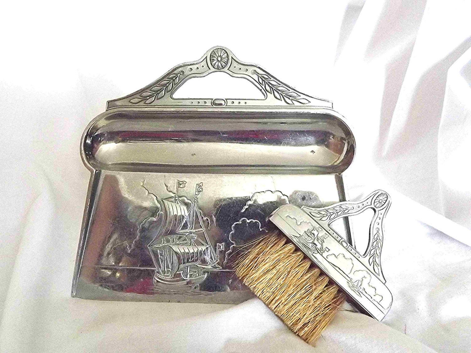 Vintage Collectible Crumb Catcher Crumb Collector Silent